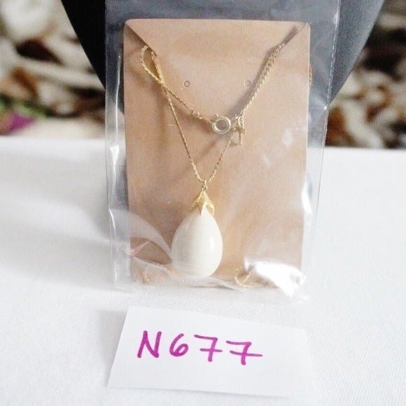 Teardrop Stone Pendant Necklace White on Gold Tone Chain - Picture 6 of 7